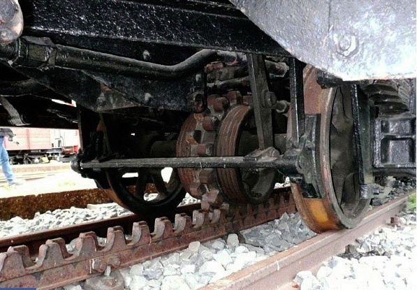 Việt Nam có thể “hồi sinh” tuyến đường sắt xuyên 5 hầm, dùng loại ray răng cưa cả thế giới từng chỉ 2 nơi có: Nay gần 7 km còn hoạt động, điểm cuối ở độ cao tới 1.500m - Ảnh 3.