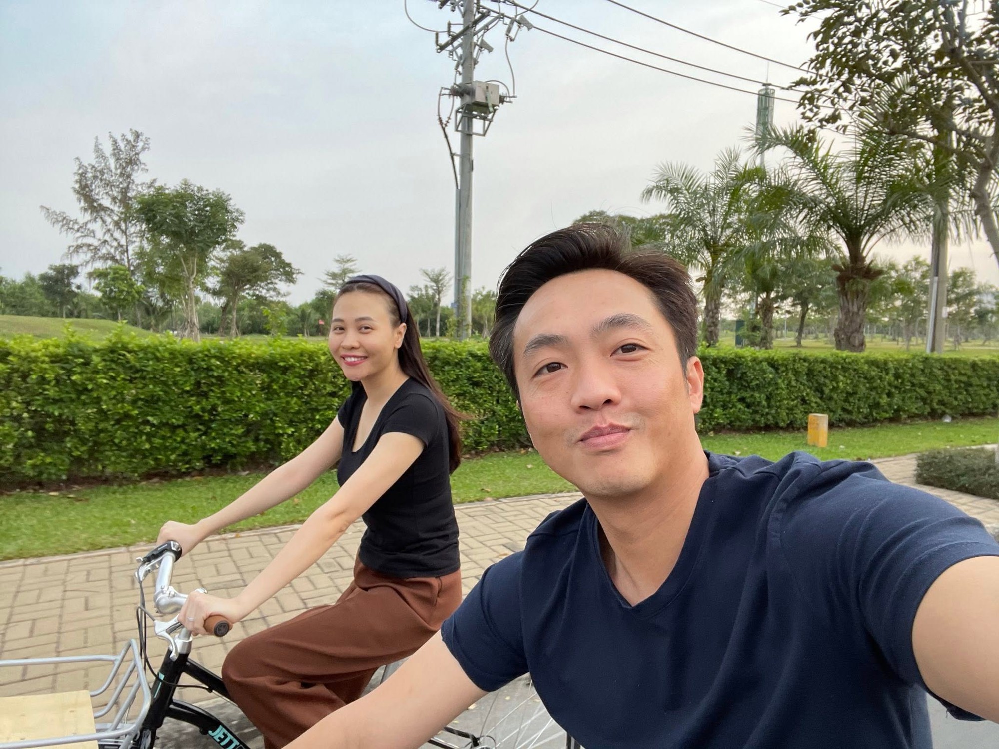 Cường Đô La bất ngờ đi bán phở “thu bạc lẻ”, Minh Nhựa nói 1 câu khiến đại gia SN 1982 “cứng người”- Ảnh 8.