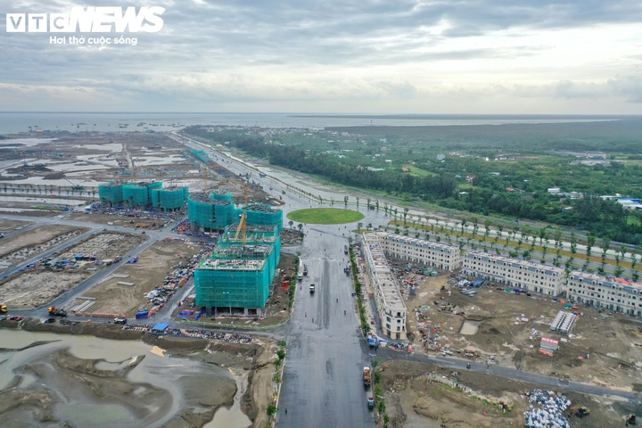 Những dãy nhà phố hiện đại dần hình thành tại siêu dự án lấn biển Cần Giờ- Ảnh 2.