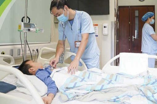 Bé 12 tuổi phát hiện ung thư dạ dày: Đừng vội đổ lỗi cho việc ăn hay bỏ bữa sáng  - Ảnh 1.