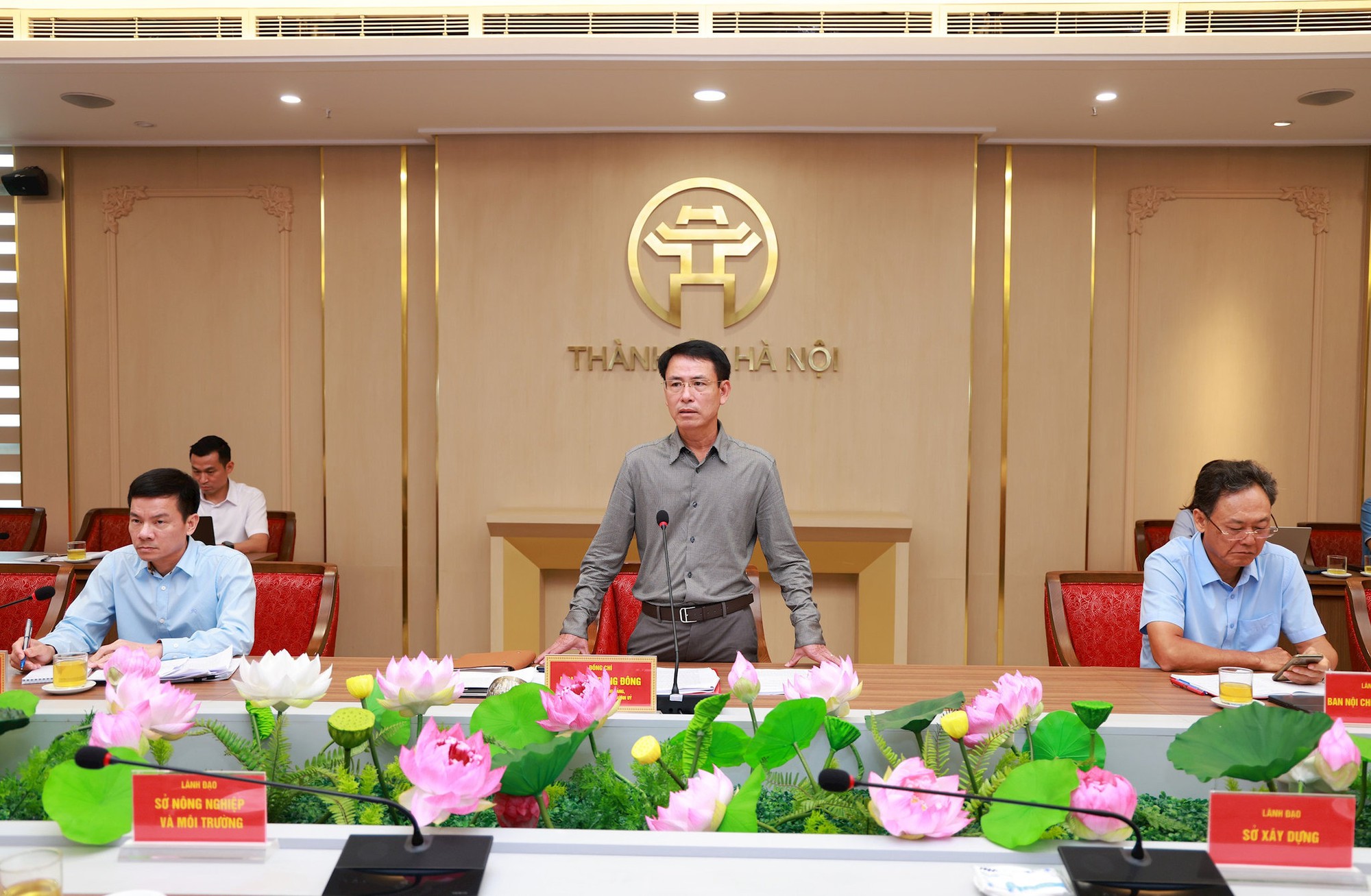 Phó Bí thư Thường trực Thành ủy Nguyễn Trọng Đông: Không để chậm tiến độ thi công sau khi đã bàn giao mặt bằng- Ảnh 4.