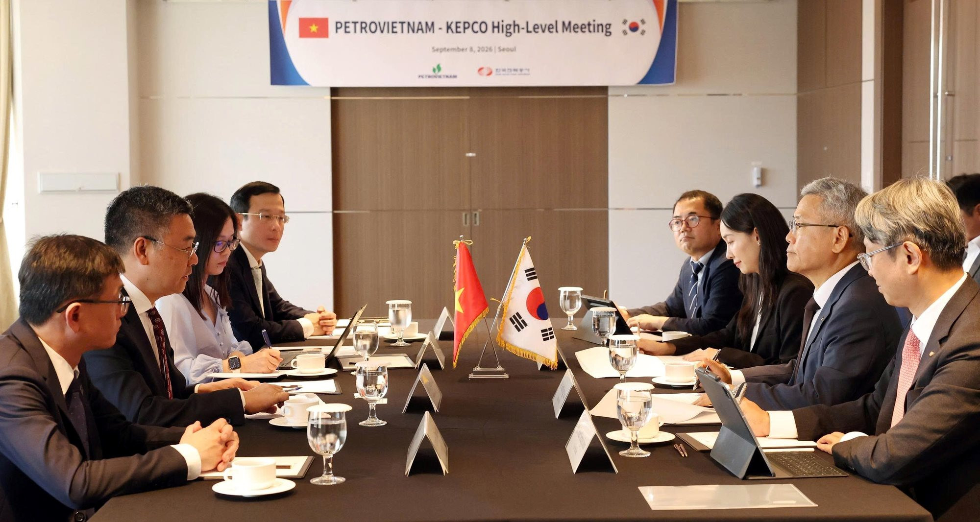 Ngỏ lời giúp VN xây nhà máy điện hạt nhân, DN nắm 96% điện của quê hương HLV Kim Sang Sik mạnh cỡ nào?- Ảnh 2.