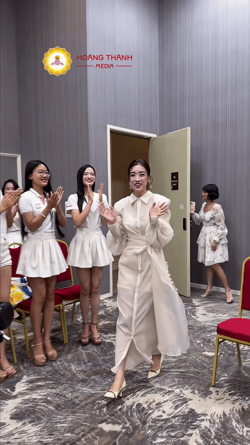 "Hoa hậu nghèo nhất Việt Nam" lấy chồng Phó chủ tịch tập đoàn, camera thường soi cận nhan sắc thật hậu sinh con lần 2- Ảnh 2.
