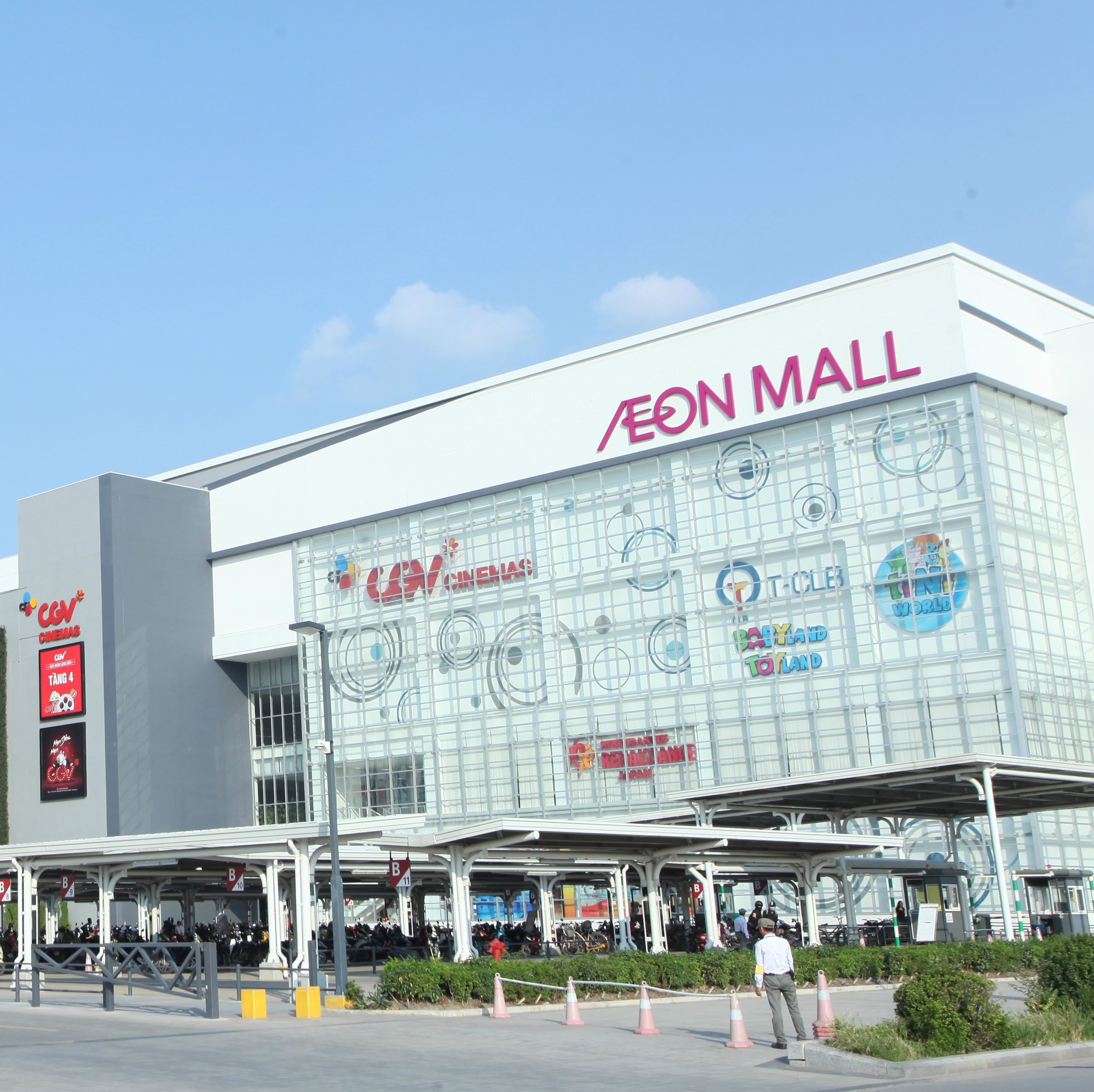 Tấm biển với 2 dòng chữ xuất hiện ở Aeon Mall khiến nhiều người tấm tắc khen - Ảnh 6.