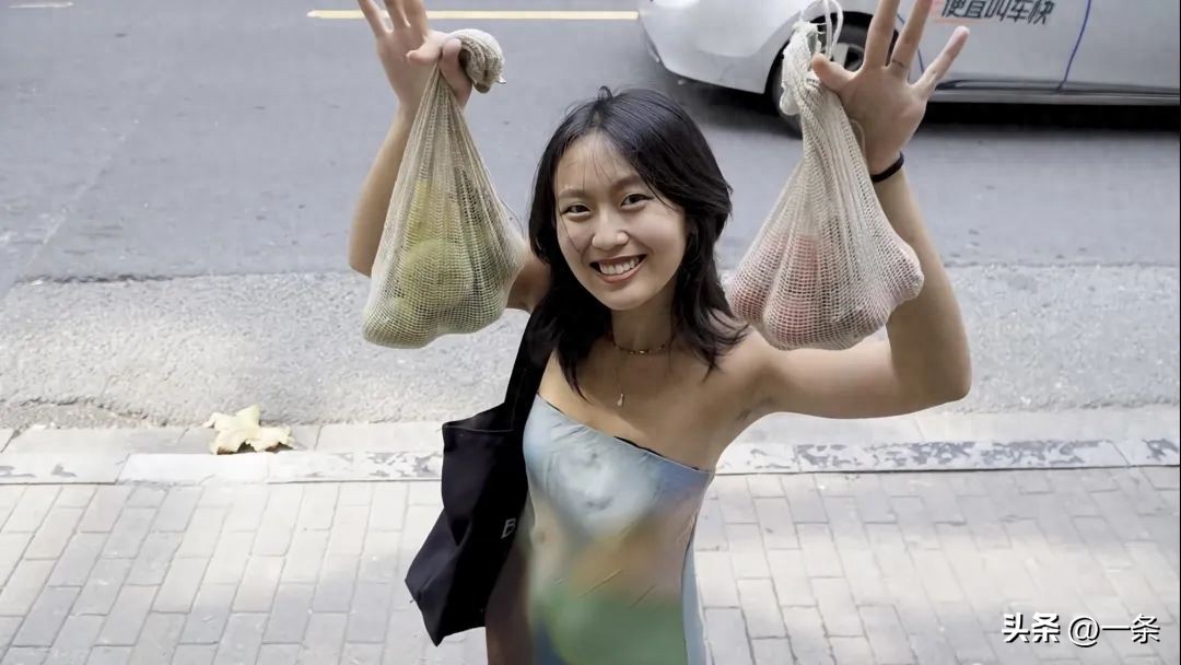 7 năm gần như không mua đồ mới, cô gái 9X nhận ra: Tiết kiệm bền vững không phải sống khổ, mà là biết thứ gì thực sự đáng tiền- Ảnh 1.