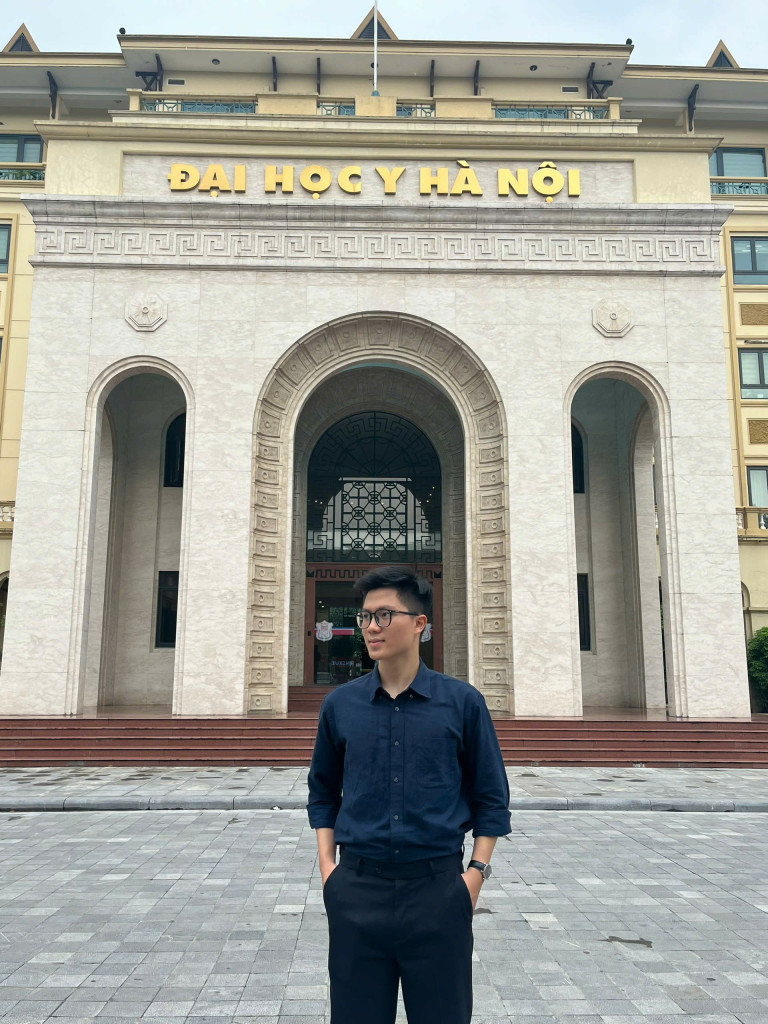 Phát hiện ra nam bác sĩ nội trú cao 1m81 và đẹp trai, học "trường ngoài" vẫn giành STT 24 tại Match Day 2026- Ảnh 1.