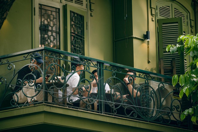 "Vạn vật đều thua Hà Nội mùa thu": Đợt gió lạnh đầu tiên vừa đi qua, phố đã kịp đổi màu- Ảnh 26.