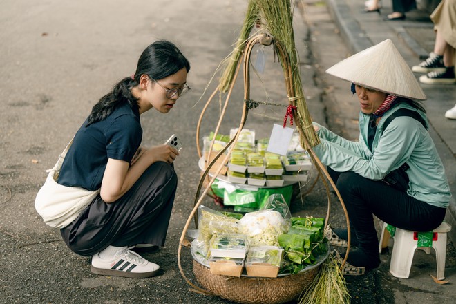 "Vạn vật đều thua Hà Nội mùa thu": Đợt gió lạnh đầu tiên vừa đi qua, phố đã kịp đổi màu- Ảnh 20.