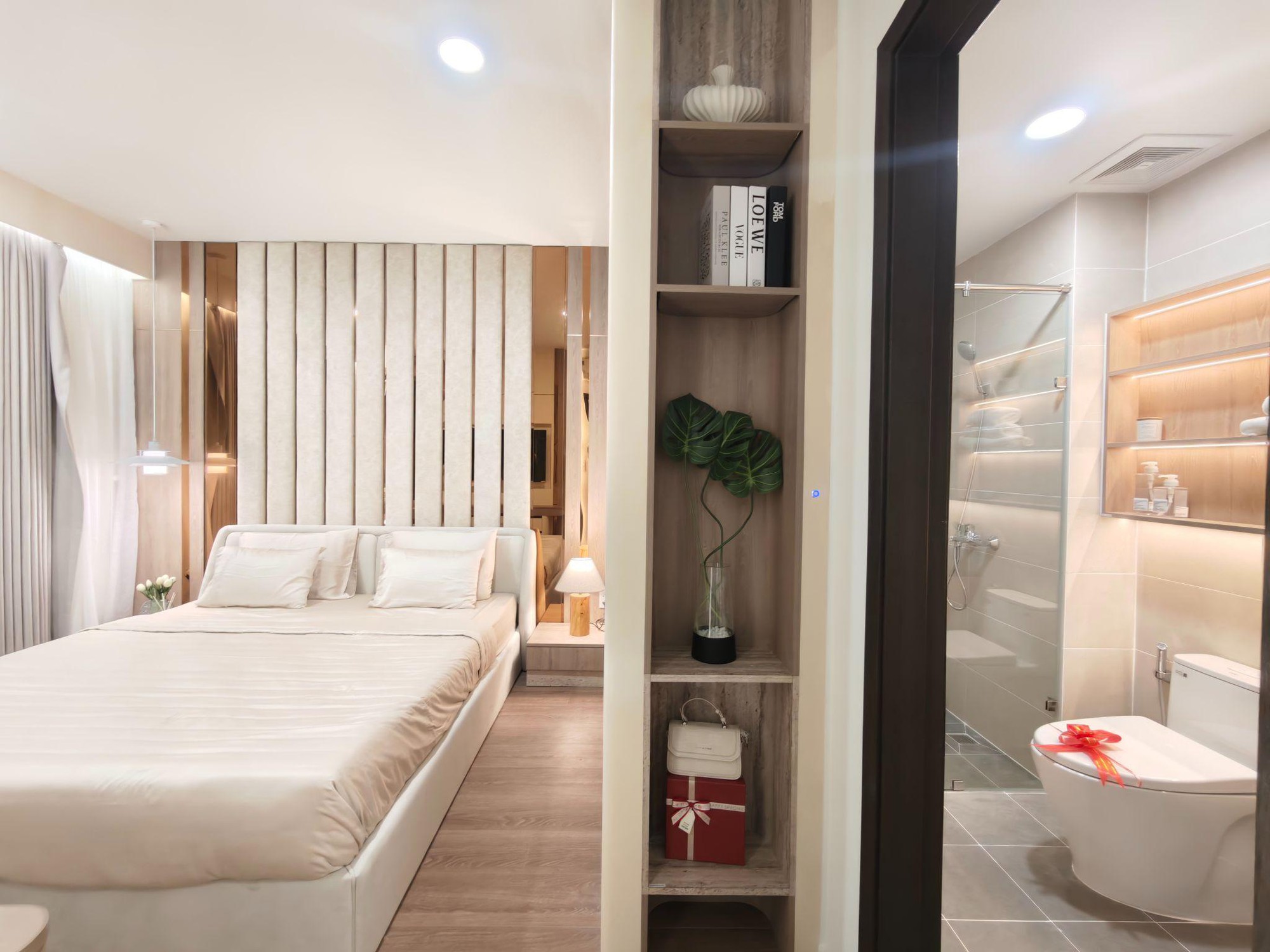 Tấp nập người tham quan nhà mẫu ‘căn hộ chuẩn xanh giữa lòng Biên Hòa’- Ảnh 4. Tấp nập người tham quan nhà mẫu ‘căn hộ chuẩn xanh giữa lòng Biên Hòa’- Ảnh 4.