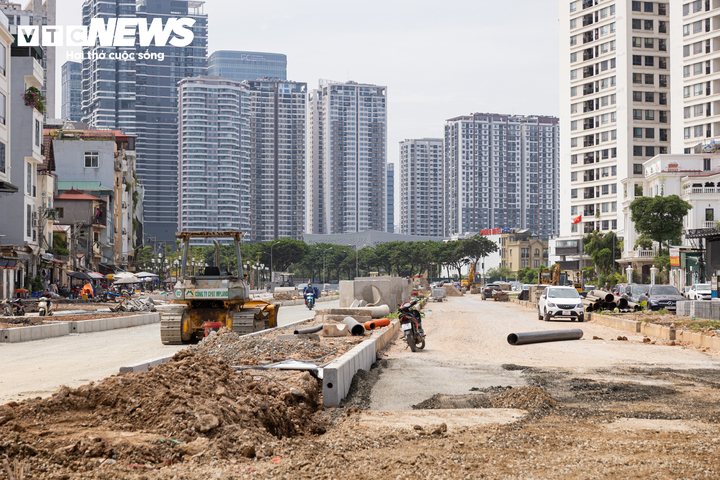 Hà Nội: Cận cảnh Vành đai 2,5 nối Tây Hồ Tây bắt đầu thảm nhựa, sắp thông xe- Ảnh 2.