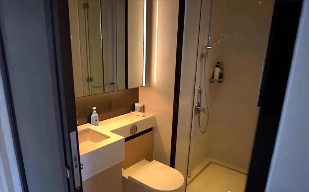 Cô gái sống trong căn hộ chỉ 7m²: Tận dụng từng centimet, nhìn cách sắp xếp mới hiểu nhà nhỏ vẫn có thể rất dễ chịu- Ảnh 5.