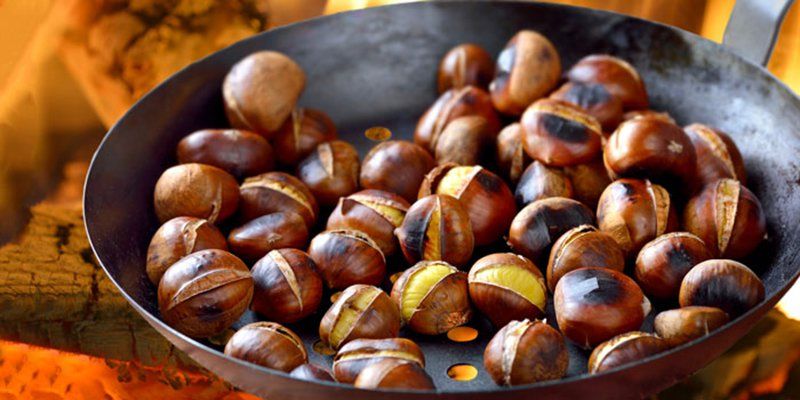 Vào thu, nhiều người bắt đầu ăn những thực phẩm này với mong muốn ngủ ngon, giảm tiểu đêm, tóc đen mượt - Ảnh 3.