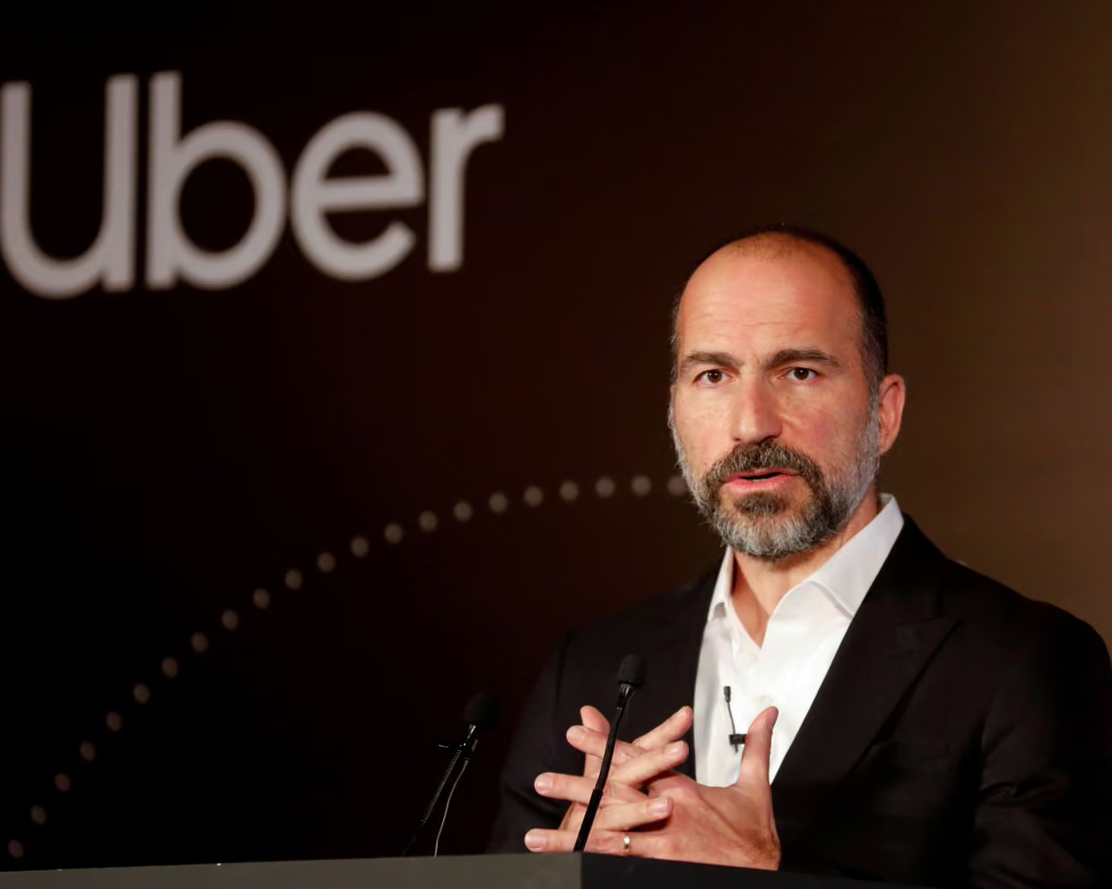 Uber sa thải 3.300 nhân viên, CEO tiết lộ khách hàng có thể được hưởng giá chuyến đi rẻ hơn- Ảnh 1.