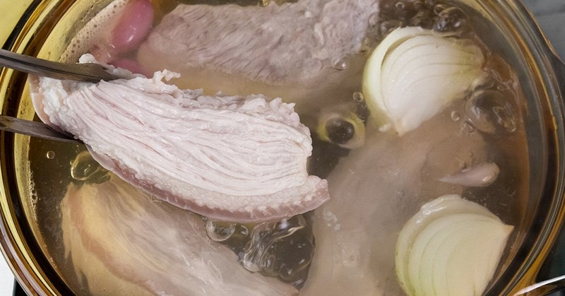 Cách luộc thịt lợn ngon