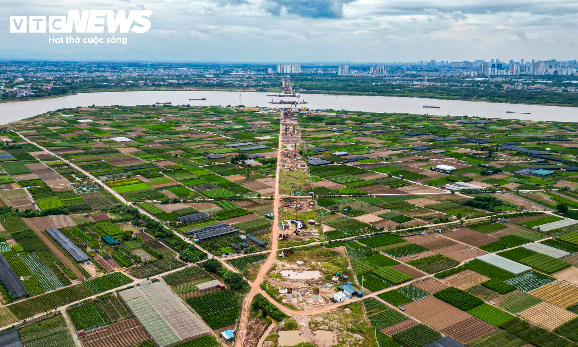 Cận cảnh cây cầu gần 12.000 tỷ đồng bắc qua sông Hồng, nối Hà Nội - Hưng Yên- Ảnh 1.