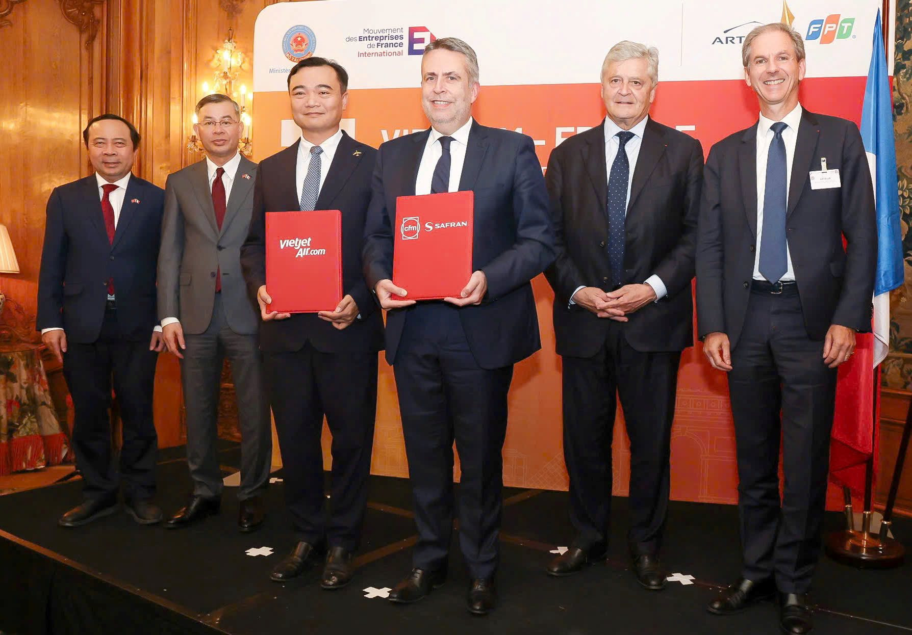 Tỷ phú Nguyễn Thị Phương Thảo muốn Vietjet không chỉ sống bằng bán vé máy bay: Bắt tay tập đoàn công nghệ Pháp doanh thu hơn 22 tỷ euro, rót gần 100 triệu USD vào bảo dưỡng, tiến sâu vào AI - Ảnh 2.