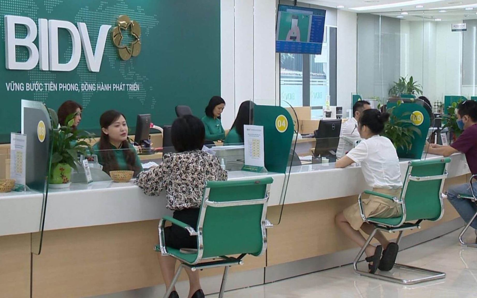 Lãi suất BIDV ngày 13/9: Gửi 10 triệu, 200 triệu, 500 triệu, 1 tỷ đồng thì lãi bao nhiêu?