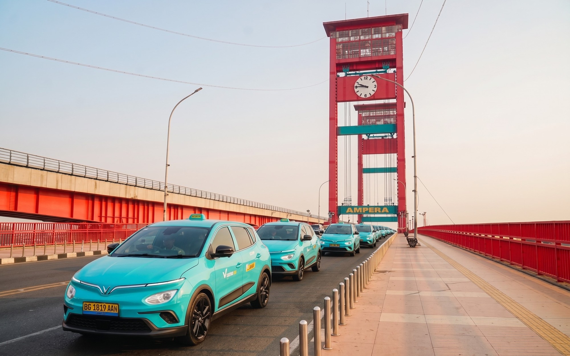 Hãng taxi của tỷ phú Phạm Nhật Vượng mở thêm một thị trường khi có Tân Tổng Giám đốc