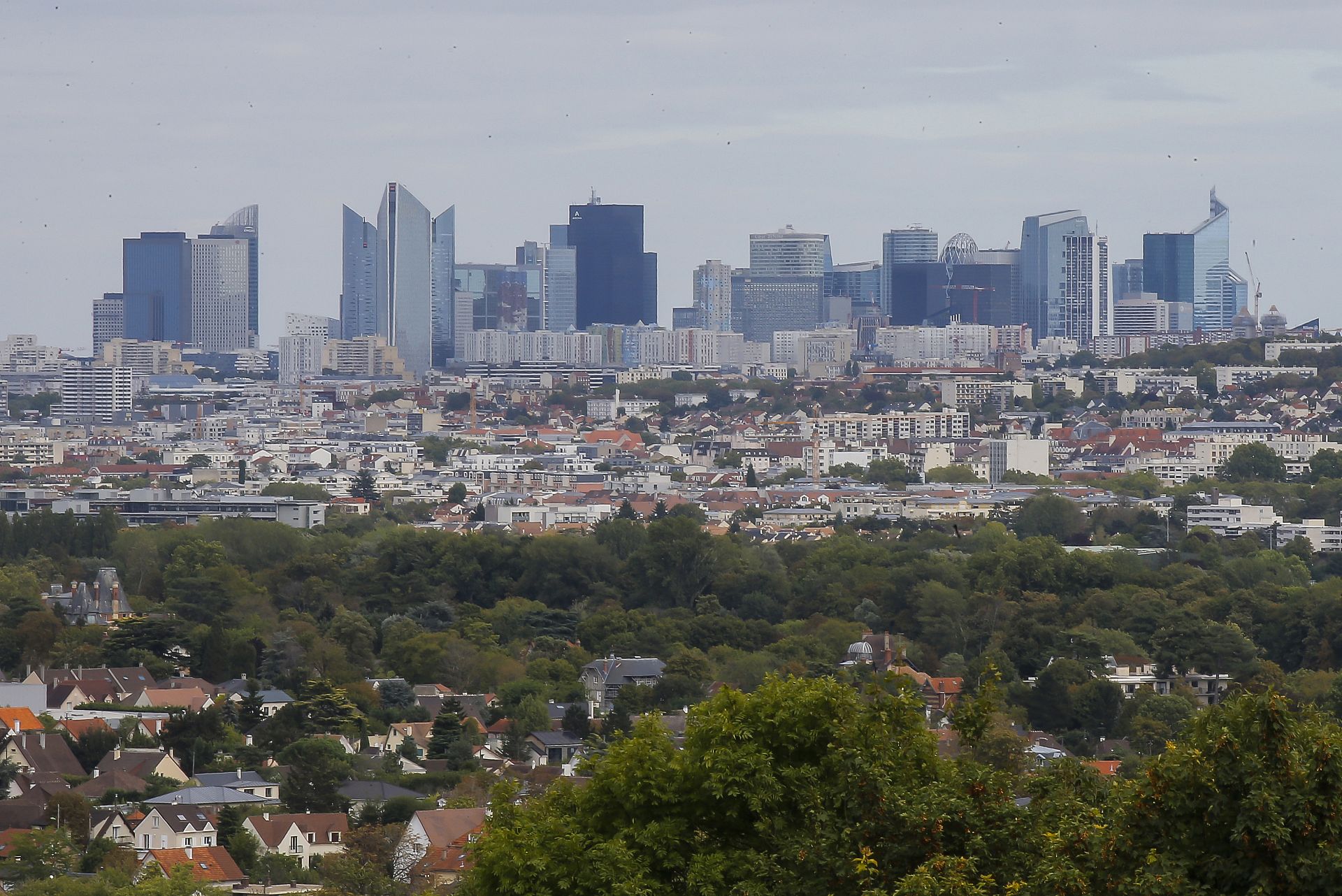 Vì sao Paris giàu có như vậy nhưng không có nhà cao tầng? - Ảnh 4.
