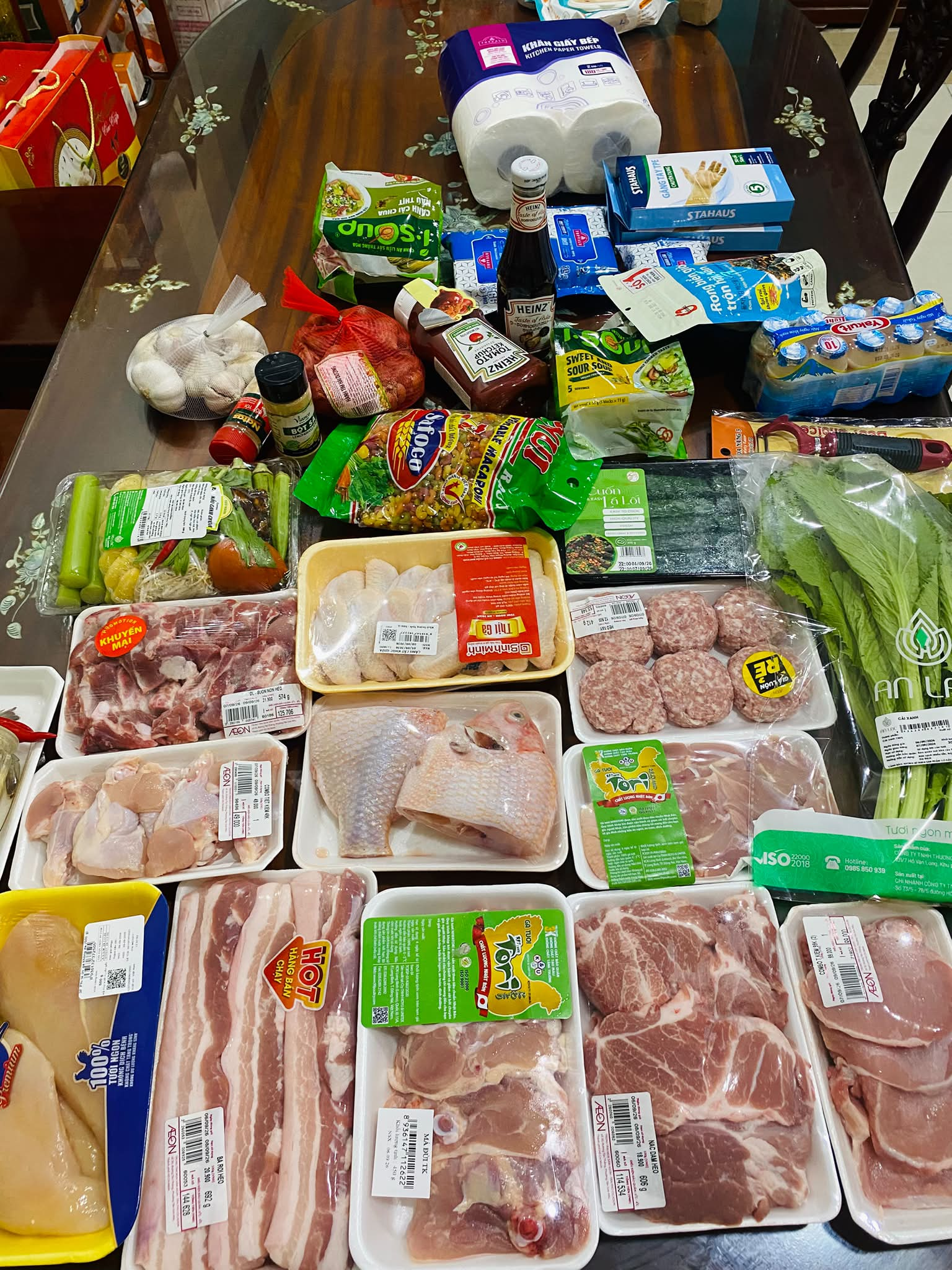 Mẹ đảm tiết lộ cách chi 1,5 triệu mua thực phẩm cả tuần: Không đi chợ vì "cầm 500k cũng hết 500k" - Ảnh 1.