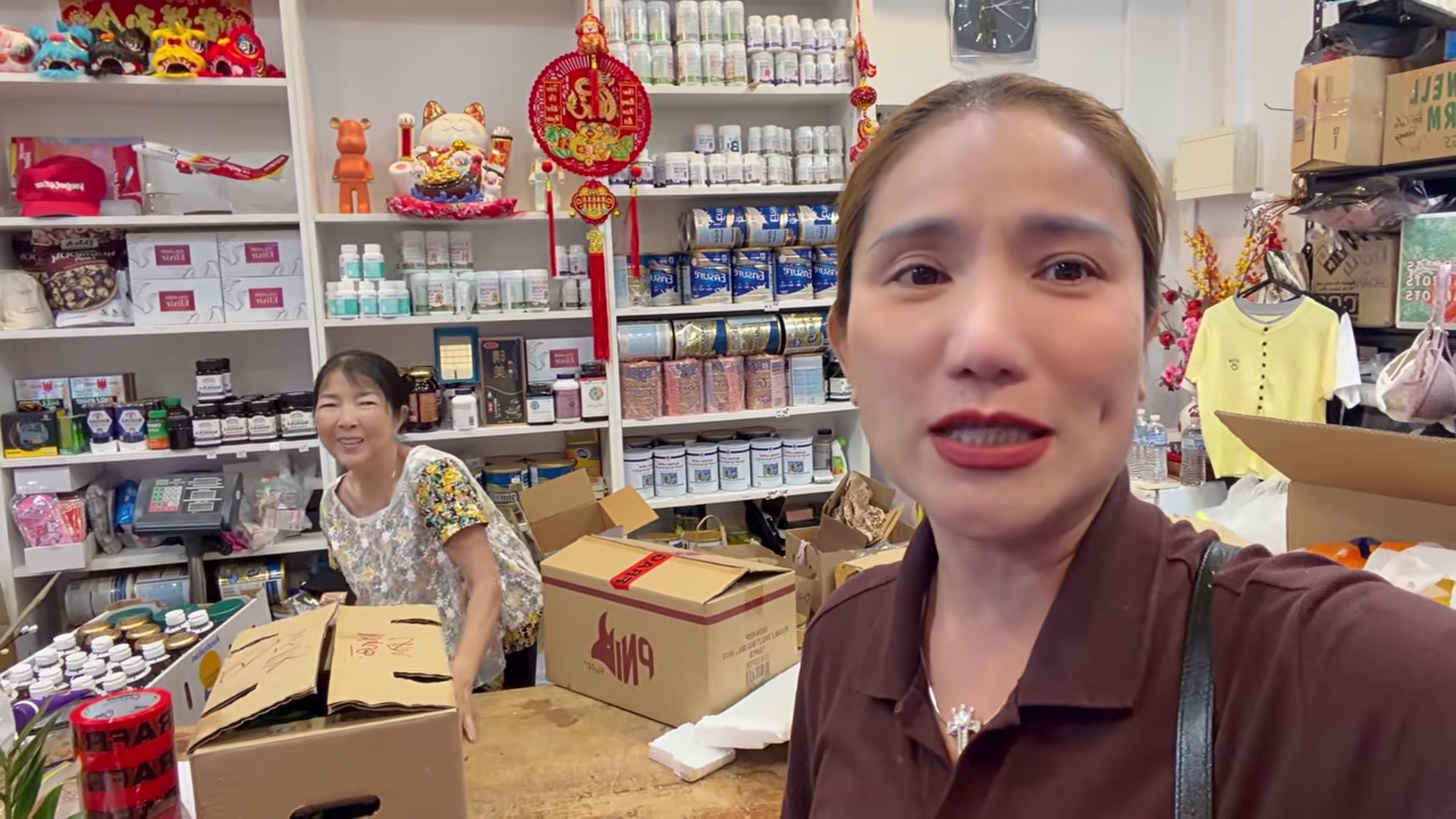 Nữ NSƯT đi làm shipper ở Úc - Ảnh 2.