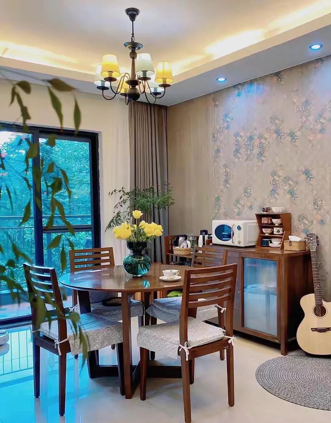 Cặp vợ chồng nghỉ hưu gây sốt vì ngôi nhà sạch đến khó tin: Nhìn căn bếp mới hiểu vì sao dân mạng hỏi “có thật sự sống ở đây không?” - Ảnh 4.