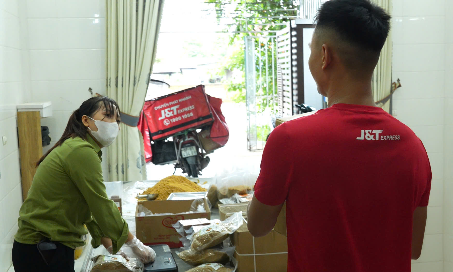 Đặc sản mật mía vươn xa, cởi nút thắt vận hành nhờ chuyển đổi số - Ảnh 4.