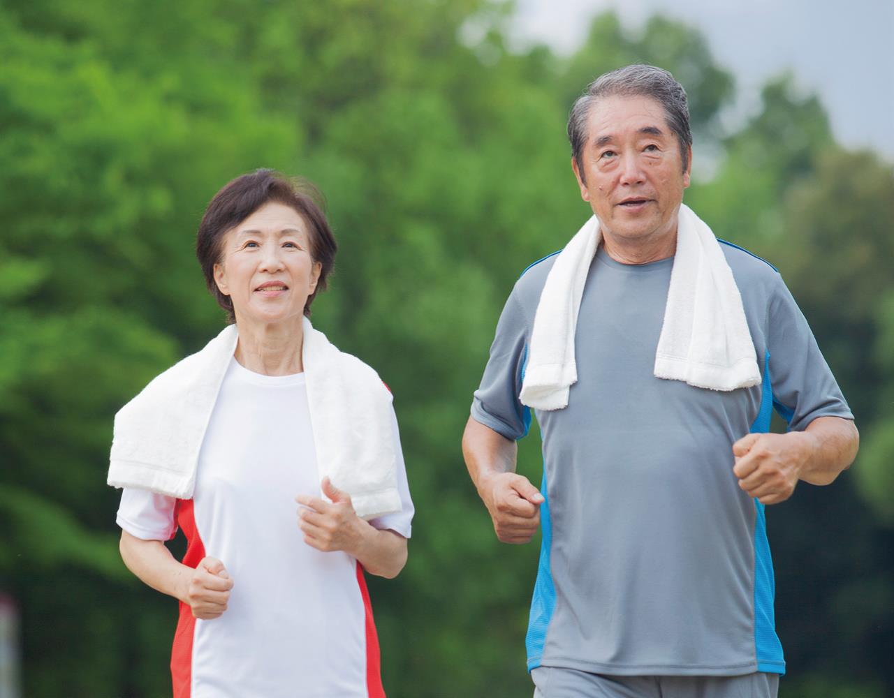 Phụ nữ 40 tuổi cần nhớ: Đừng chỉ nhìn huyết áp và đường huyết, 4 dấu hiệu này mới có thể tiết lộ cơ thể đang già nhanh - Ảnh 3.