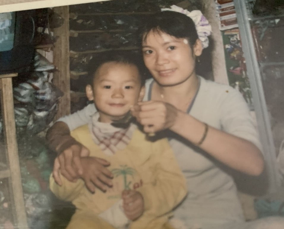Người mẹ bỏ việc ở Tuyên Quang xuống Hà Nội theo con đi học bóng đá, sau 19 năm mọi thứ thay đổi hoàn toàn- Ảnh 3.