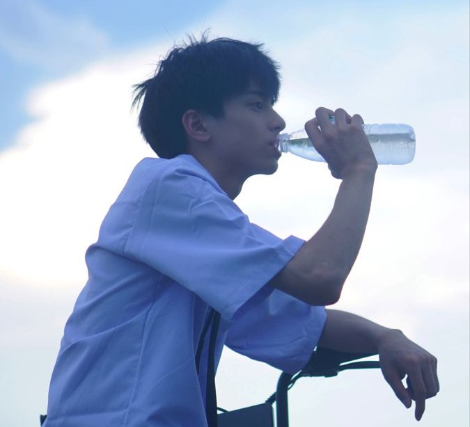 Nước đóng chai để được bao lâu sau khi mở nắp?- Ảnh 2.