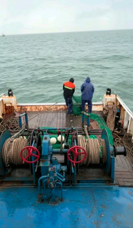 Gia đình đã lo hậu sự, người đàn ông rơi xuống biển mất tích 11 ngày bất ngờ trở về nhà- Ảnh 1.