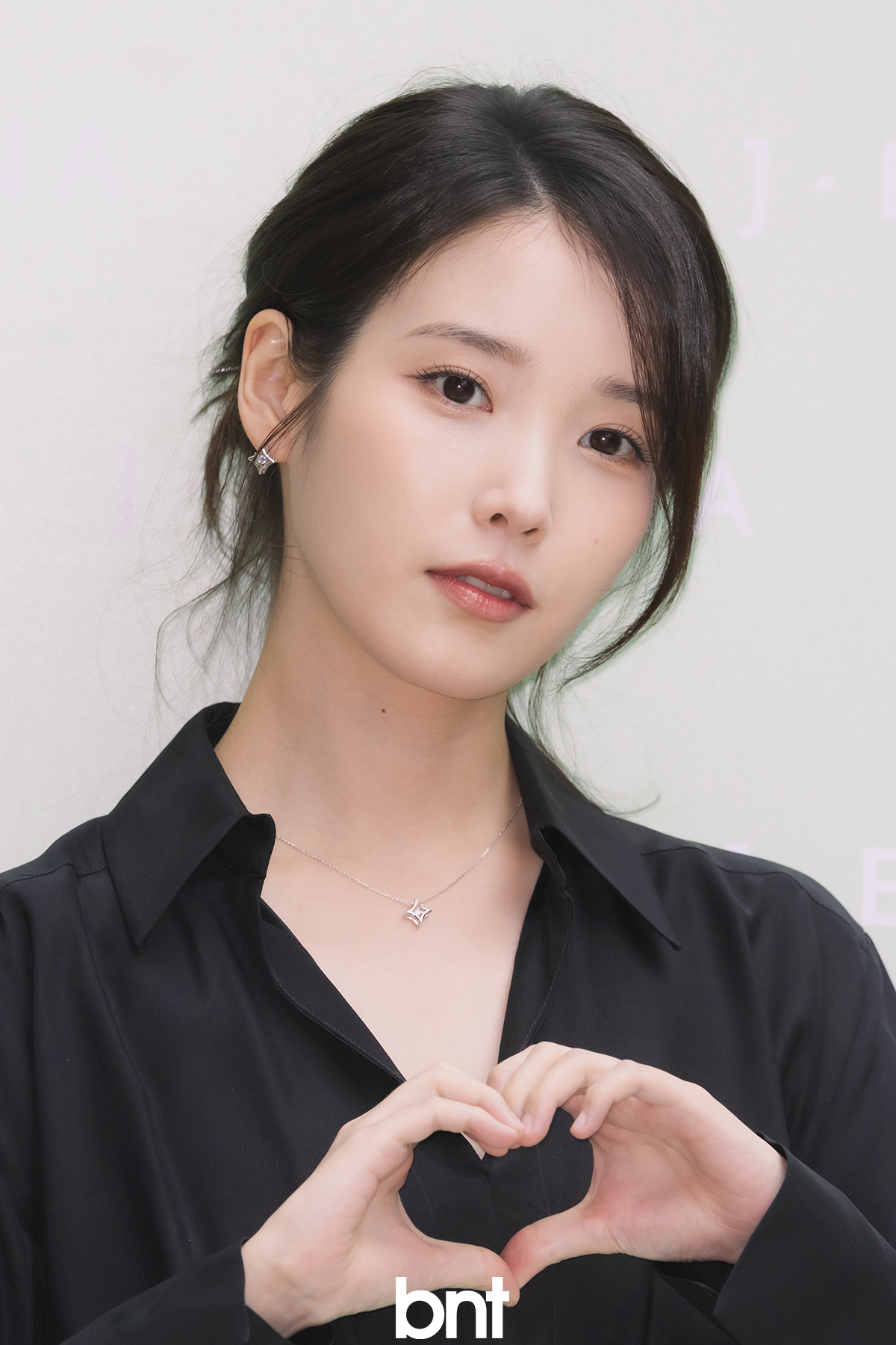 Mỹ nhân được ca sĩ số 1 showbiz làm điều ngoại lệ: Nhan sắc 20 năm không già, cất giọng là được yêu - Ảnh 15.