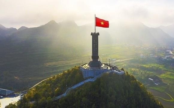 Một cổ phiếu ngân hàng phá đỉnh mọi thời đại, sếp lớn muốn thoái bớt vốn