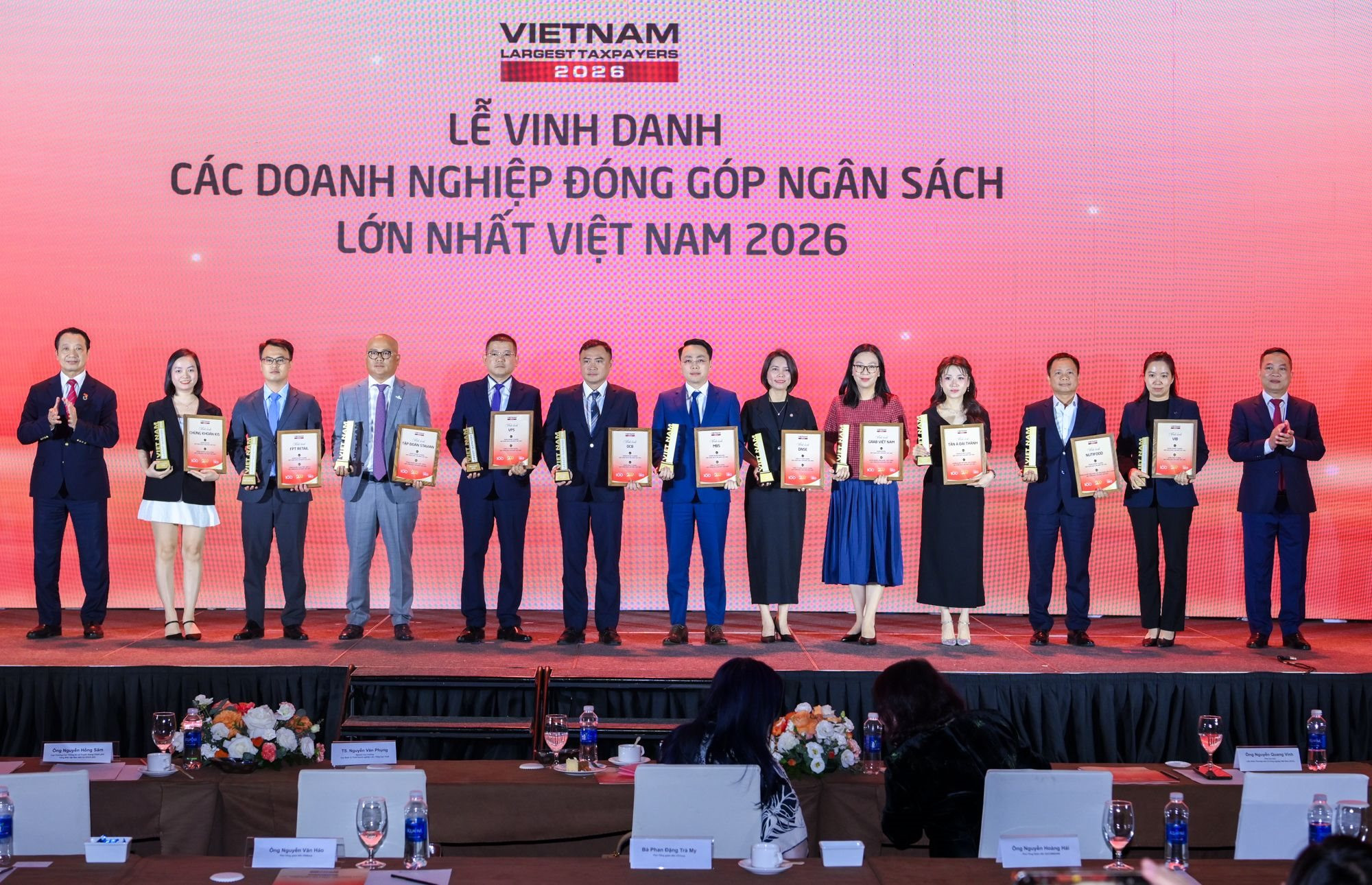 Lễ Vinh danh Doanh nghiệp nộp ngân sách lớn nhất 2025: Hàng chục đại diện nộp ngân sách hàng trăm nghìn tỷ đồng góp mặt- Ảnh 2.