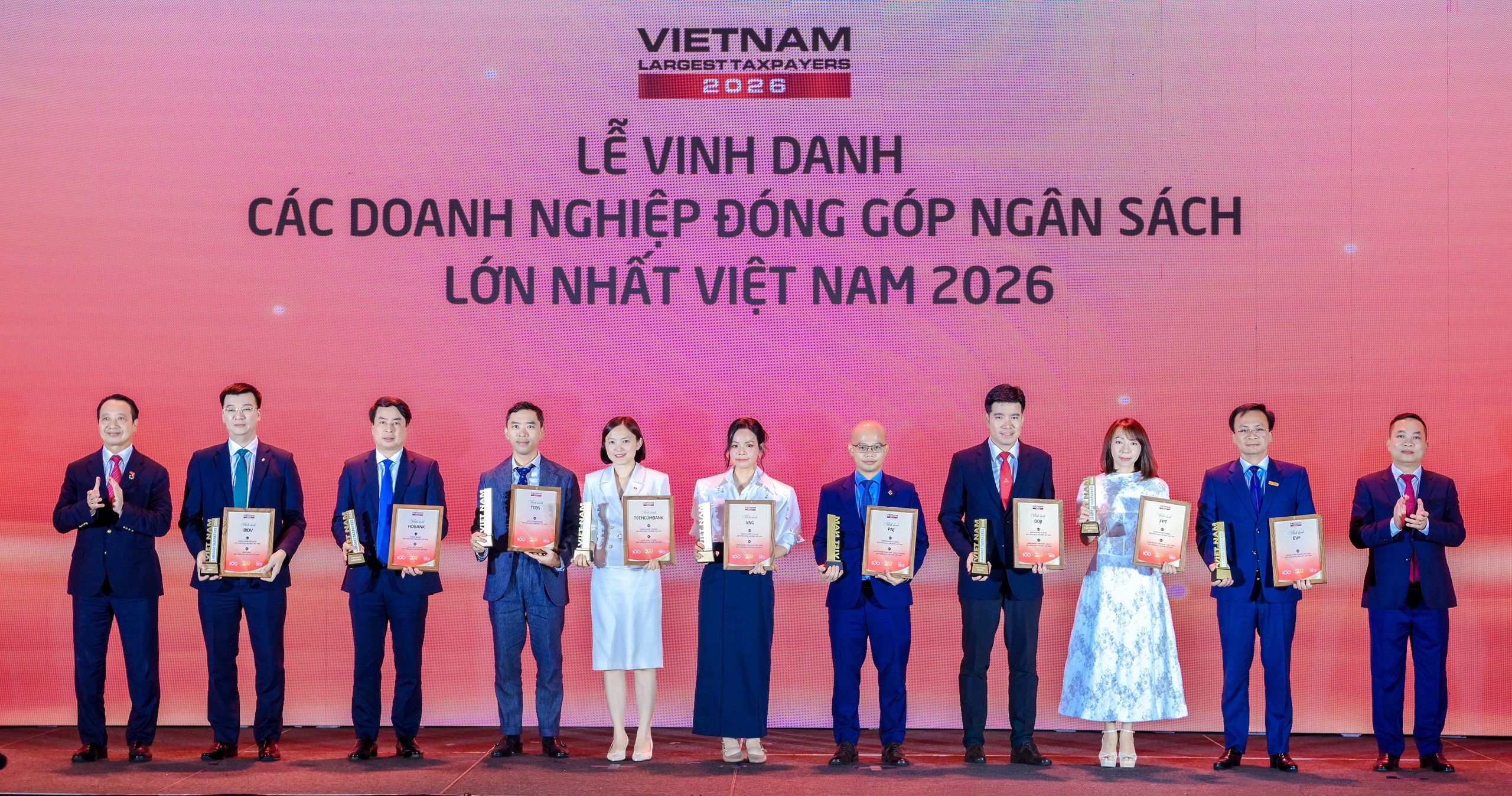 Techcombank vượt mốc 10.000 tỷ đồng nộp ngân sách, củng cố vị thế Doanh nghiệp Quốc gia - Ảnh 2.