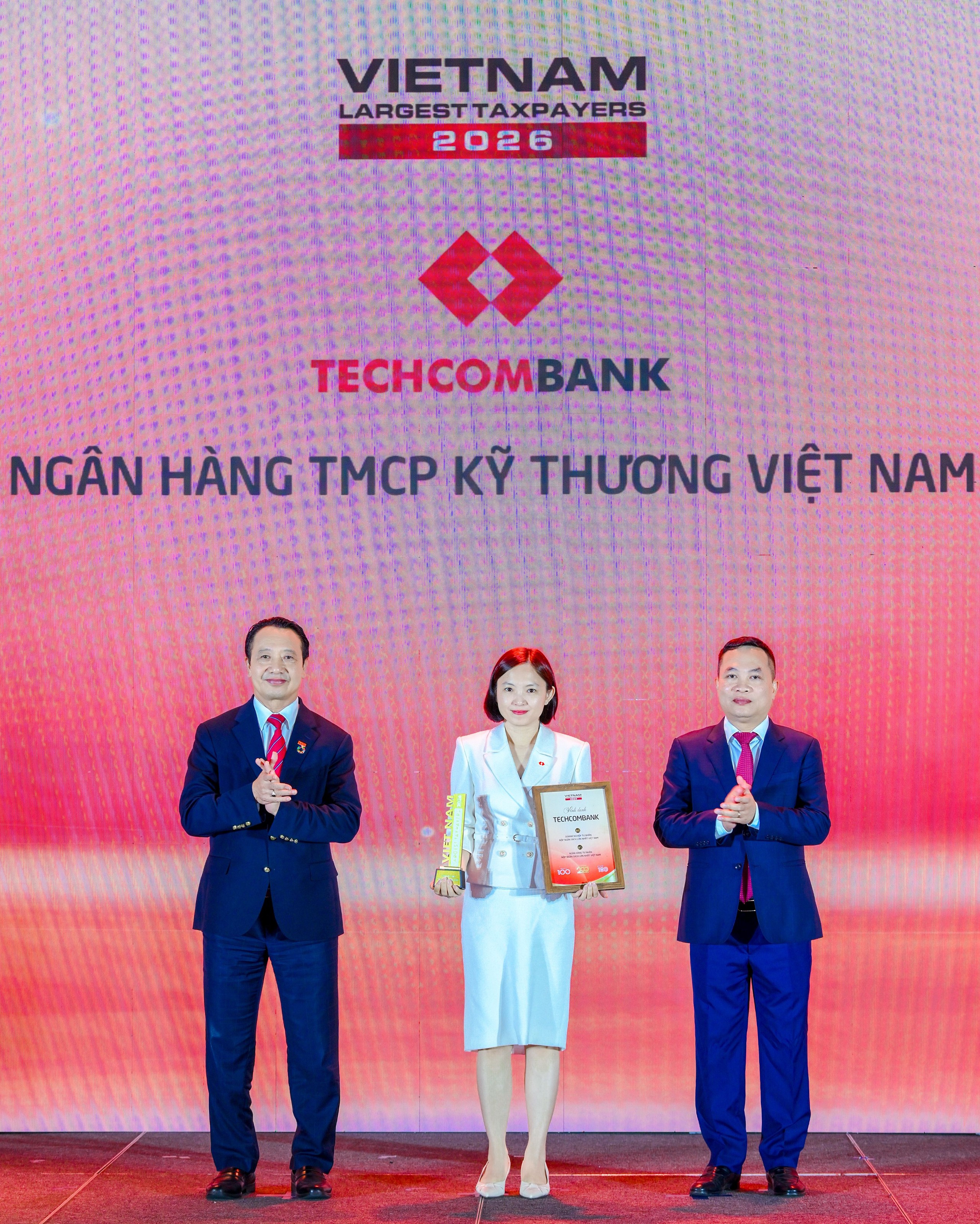 Vinh danh các ngân hàng nộp ngân sách nhiều nhất 2026: BIDV, MB, Techcombank, ACB nằm trong nhóm dẫn dắt - Ảnh 3.
