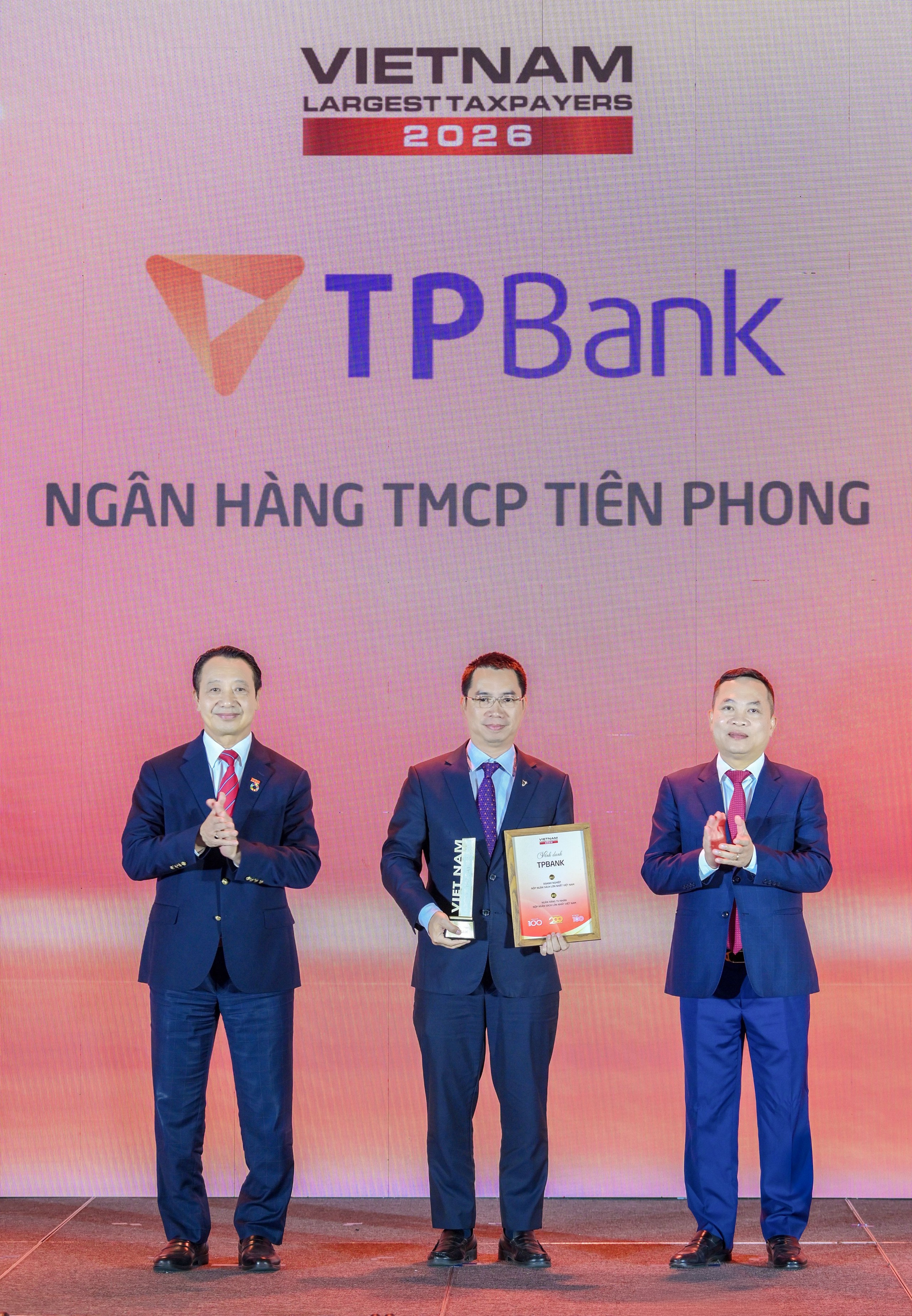 Vinh danh các ngân hàng nộp ngân sách nhiều nhất 2026: BIDV, MB, Techcombank, ACB nằm trong nhóm dẫn dắt - Ảnh 7.