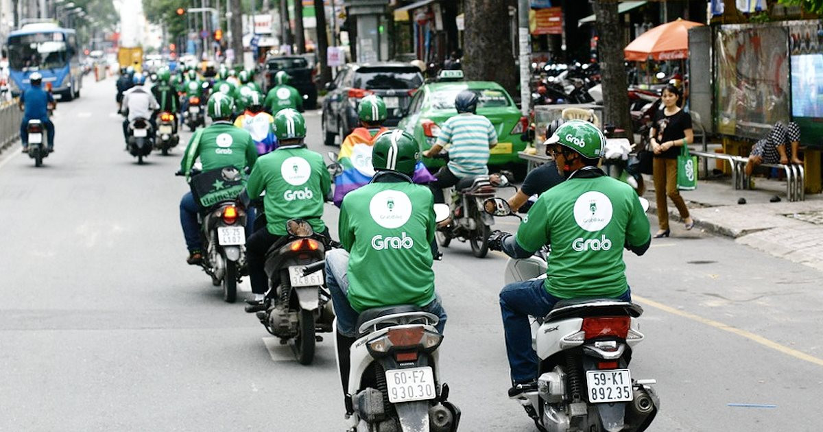 Sống trong ảo mộng tự do, tài xế Grab bị “còng tay” vào xe máy 16 tiếng/ngày: Bán phẩm giá để đổi lấy cái vote 5 sao- Ảnh 2.
