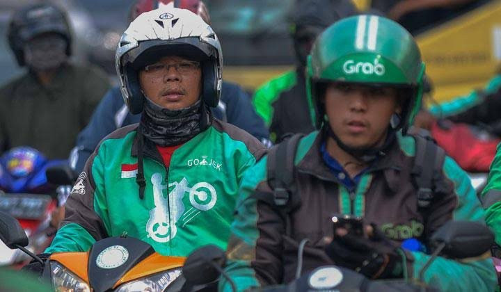 Sống trong ảo mộng tự do, tài xế Grab bị “còng tay” vào xe máy 16 tiếng/ngày: Bán phẩm giá để đổi lấy cái vote 5 sao- Ảnh 1.