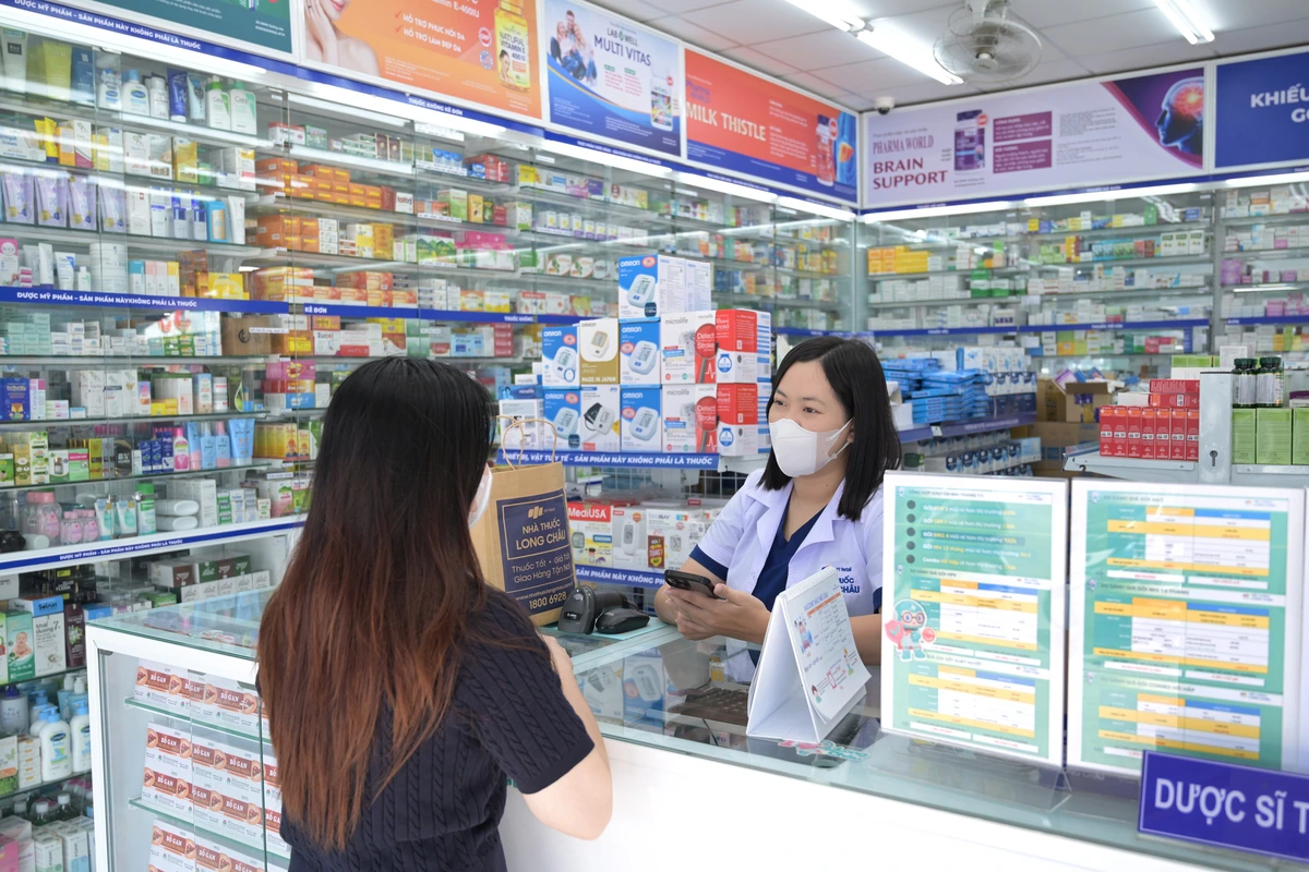 Bà Nguyễn Bạch Điệp bắt tay với quỹ của Pháp, Hội Chữ thập đỏ, ĐH Y Dược, ĐH Y Khoa, cho hơn 22.000 dược sĩ học một kỹ năng khác ngoài bán thuốc - Ảnh 5.