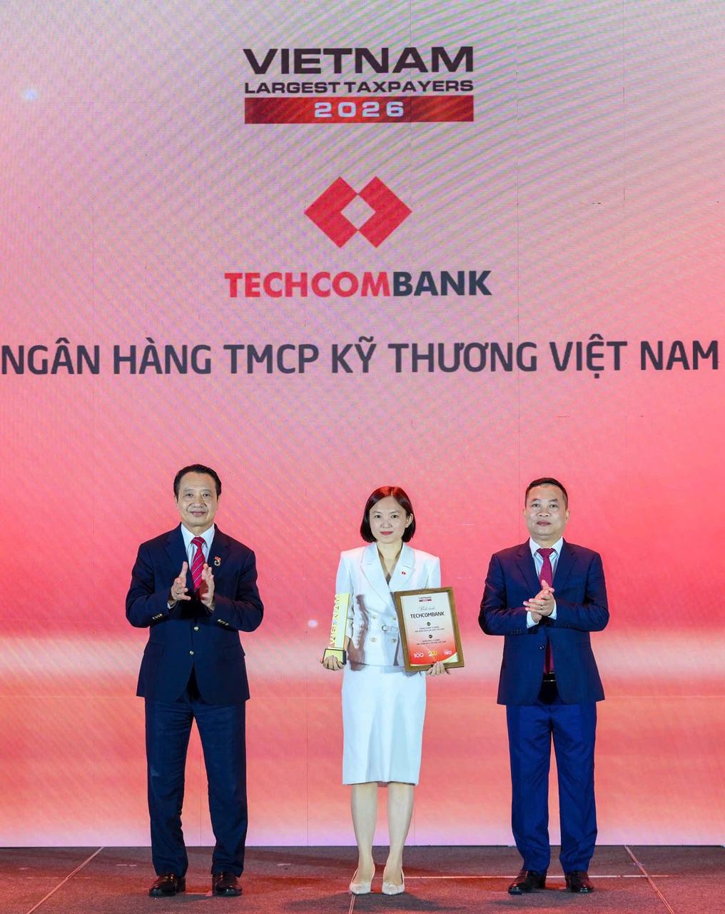 Techcombank vượt mốc 10.000 tỷ đồng nộp ngân sách, củng cố vị thế Doanh nghiệp Quốc gia - Ảnh 1.