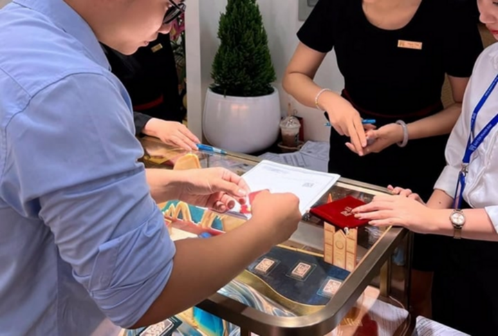 PNJ thông báo rút ngắn thời gian thanh toán cho khách hàng bán vàng, kim cương- Ảnh 2.