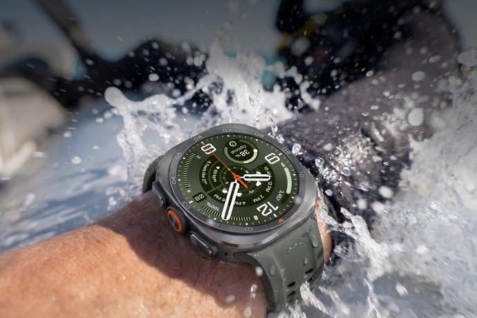 Pin 800 mAh, màn hình 5.000 nit, Galaxy Watch Ultra2 có đáng để lên đời?- Ảnh 1.