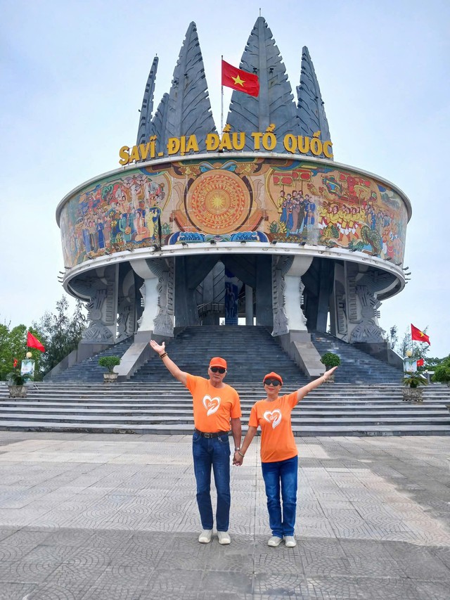 Vợ chồng U70 'giải bài toán khó' khi đi du lịch: Không được thưởng thức hết món ngon, cảnh đẹp- Ảnh 5. Vợ chồng U70 'giải bài toán khó' khi đi du lịch: Không được thưởng thức hết món ngon, cảnh đẹp- Ảnh 5.