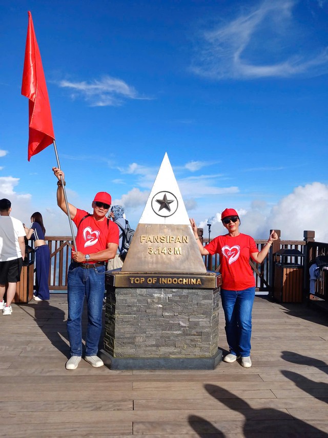 Vợ chồng U70 'giải bài toán khó' khi đi du lịch: Không được thưởng thức hết món ngon, cảnh đẹp- Ảnh 3. Vợ chồng U70 'giải bài toán khó' khi đi du lịch: Không được thưởng thức hết món ngon, cảnh đẹp- Ảnh 3.