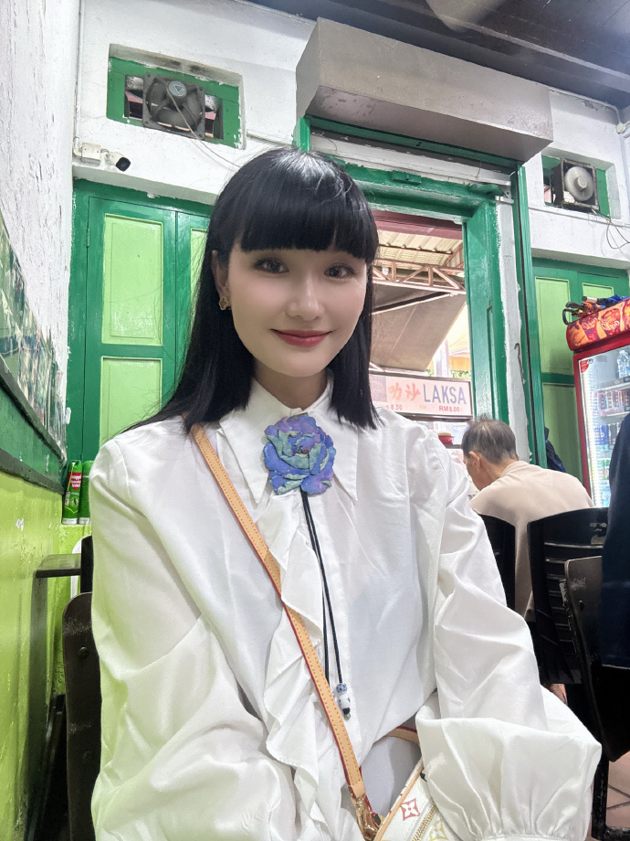 "Hoa hậu xấu nhất lịch sử showbiz" đã khác: Lột xác đẹp khó tin đến từng centimet, U40 làm chủ tịch nhưng chưa chồng  - Ảnh 8.