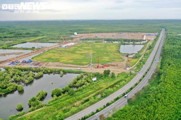 Cận cảnh công trường dọc tuyến metro Bến Thành - Cần Giờ- Ảnh 13.