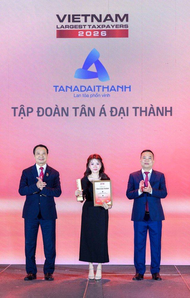 Ái nữ 9X của Chủ tịch Tân Á Đại Thành: 21 tuổi vào ban điều hành, 22 tuổi làm CEO nhà máy 70 triệu USD, nay phụ trách đế chế bất động sản- Ảnh 2. Ái nữ 9X của Chủ tịch Tân Á Đại Thành: 21 tuổi vào ban điều hành, 22 tuổi làm CEO nhà máy 70 triệu USD, nay phụ trách đế chế bất động sản- Ảnh 2.