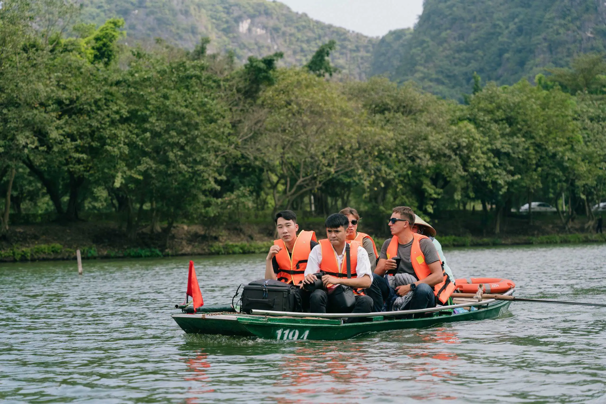 Loạt điểm du lịch nổi tiếng của Ninh Bình thông báo ngưng hoạt động, lý do là gì? - Ảnh 2.