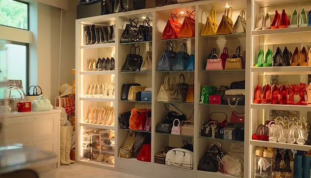 "Rich kid" nhà Ronaldo lấy túi Hermes làm đồ chơi- Ảnh 3.